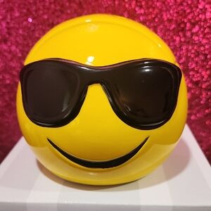 Scentsy Cool Emoji Warmer with Black Sunglasses